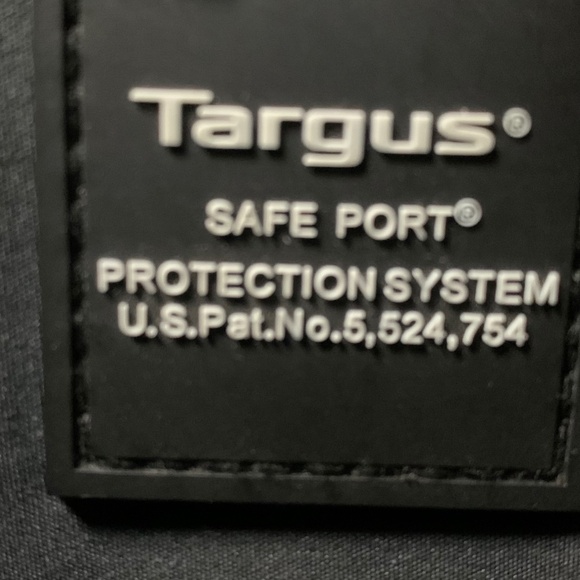 Targus Soft Port Meridian II Laptop Case NWOT - Picture 2 of 9